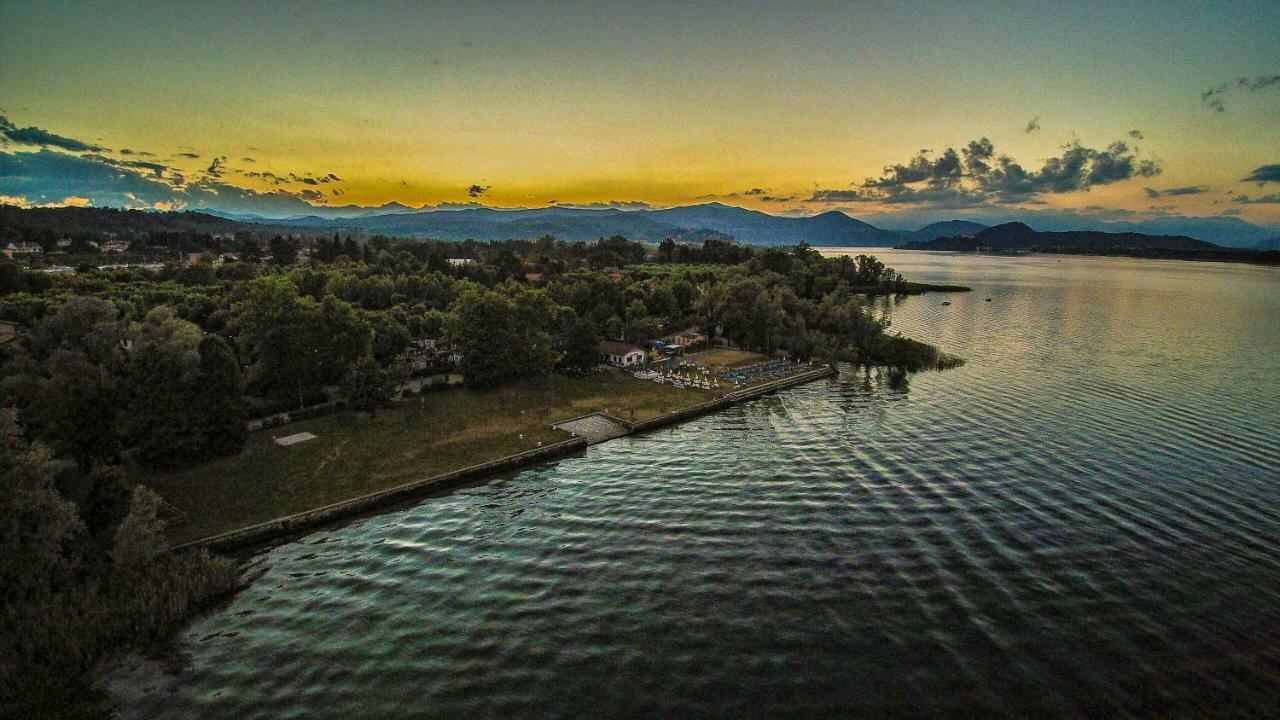 دورميلّيتّو Ritratto Sul Lago المظهر الخارجي الصورة